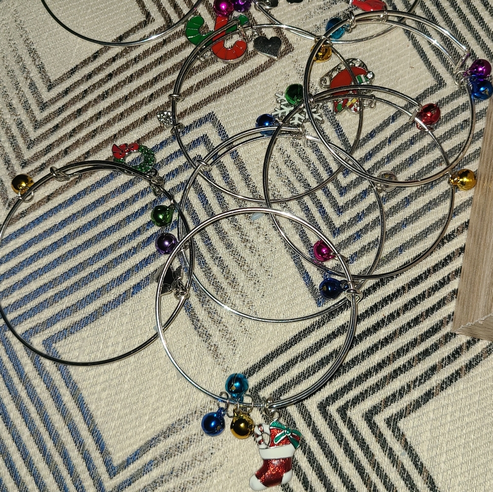 Adjustable Bracelet - Picture 2 of 3
